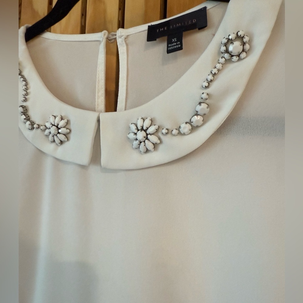 THE LIMITED White Cap Sleeve Blouse w/ Embellished Peter Pan Collar - XS - Picture 3 of 4